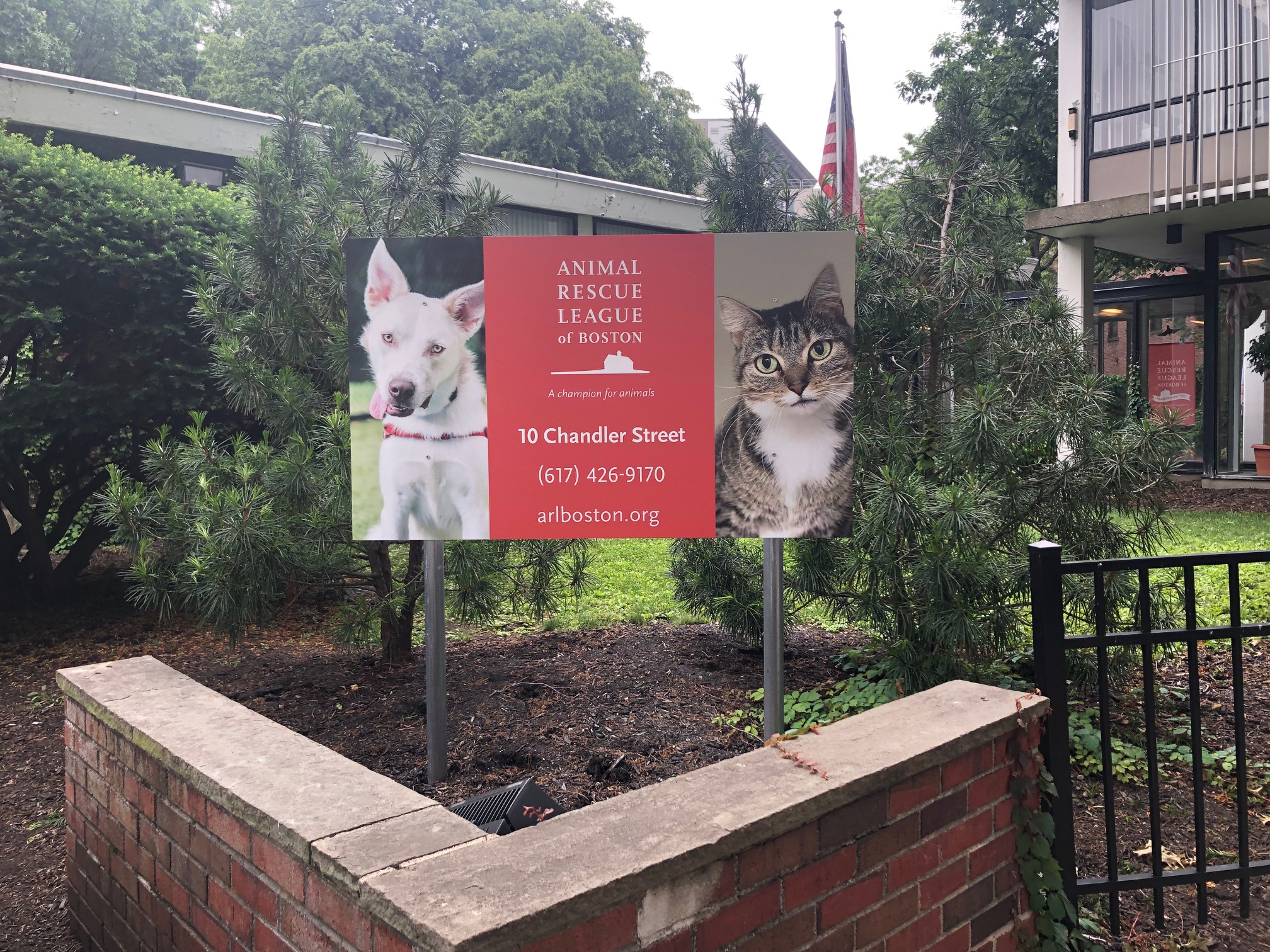 animal rescue league of Boston outdoor directional sign 