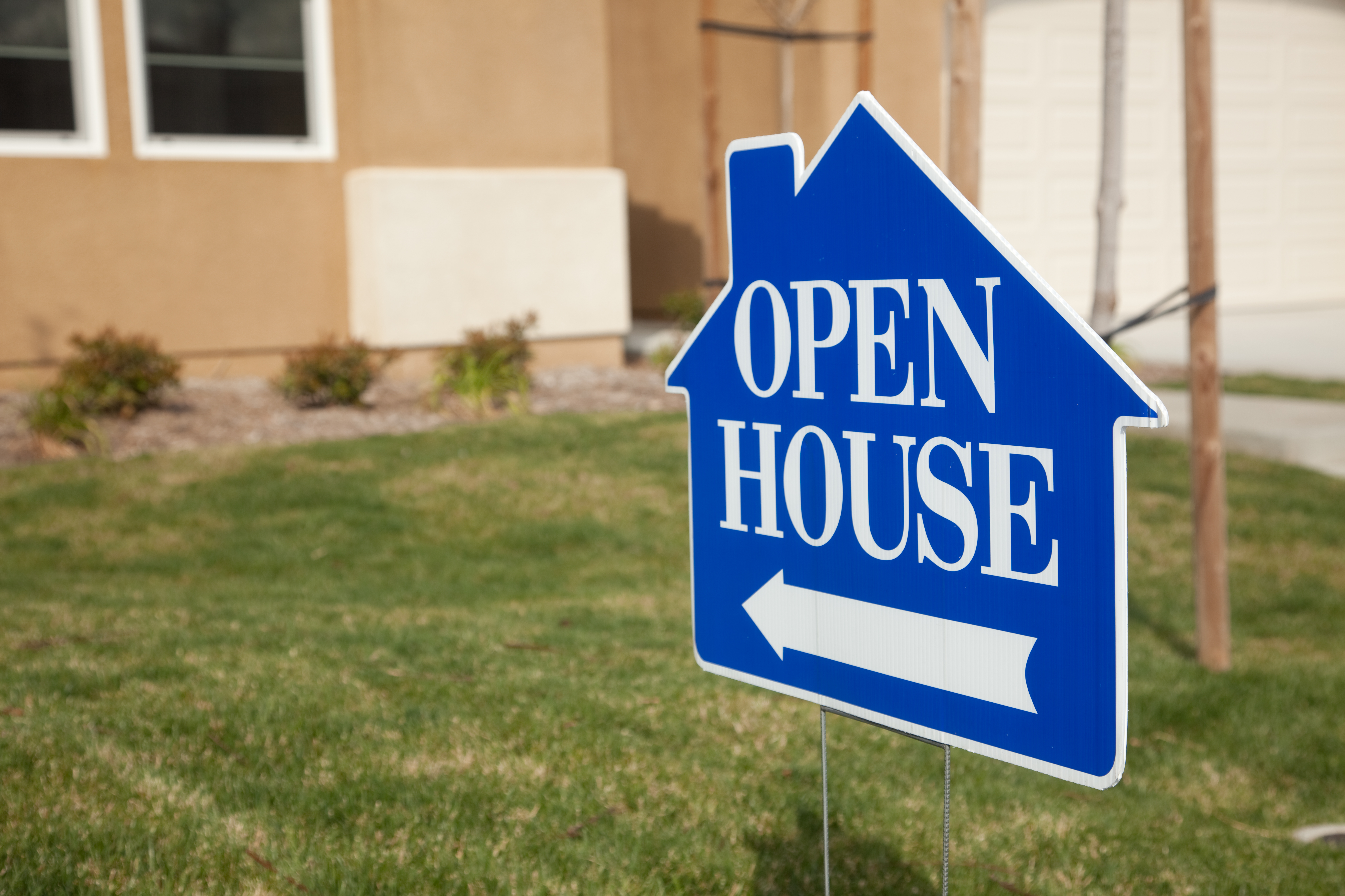 directional yard sign for open house event