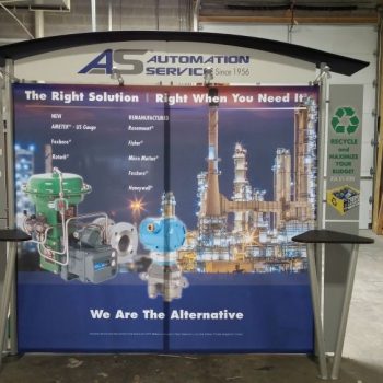 Retractable fabric tradeshow display with metal frame and counters in Chicago Downtown.