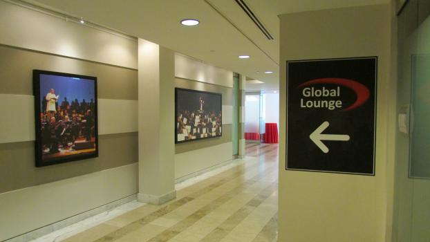 Global Lounge directional sign