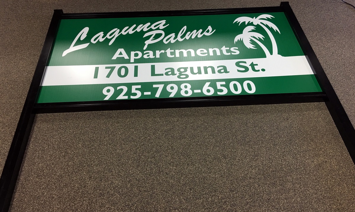 A custom sign printed by Speed Pro Images for Laguna Palms apartments.