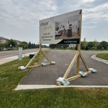 Apple Valley, Minnesota construction sign real estate Risor
