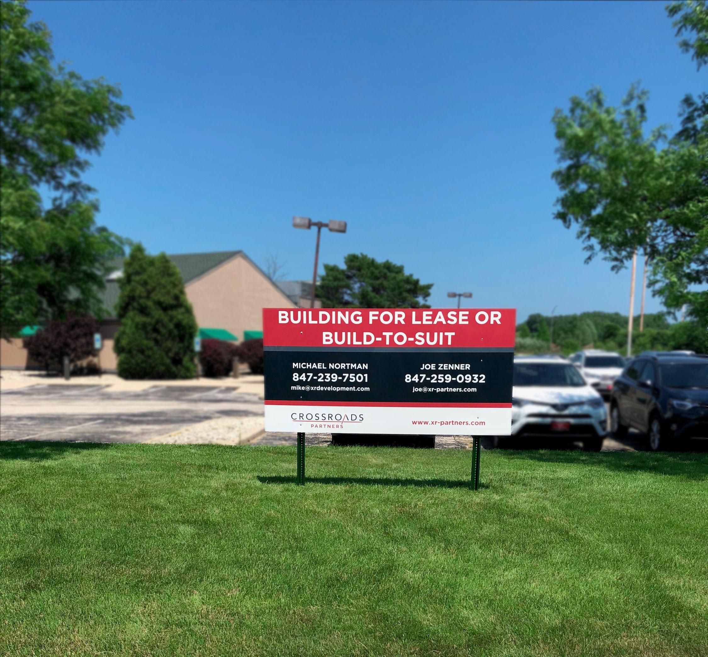Building for Lease Outdoor Sign