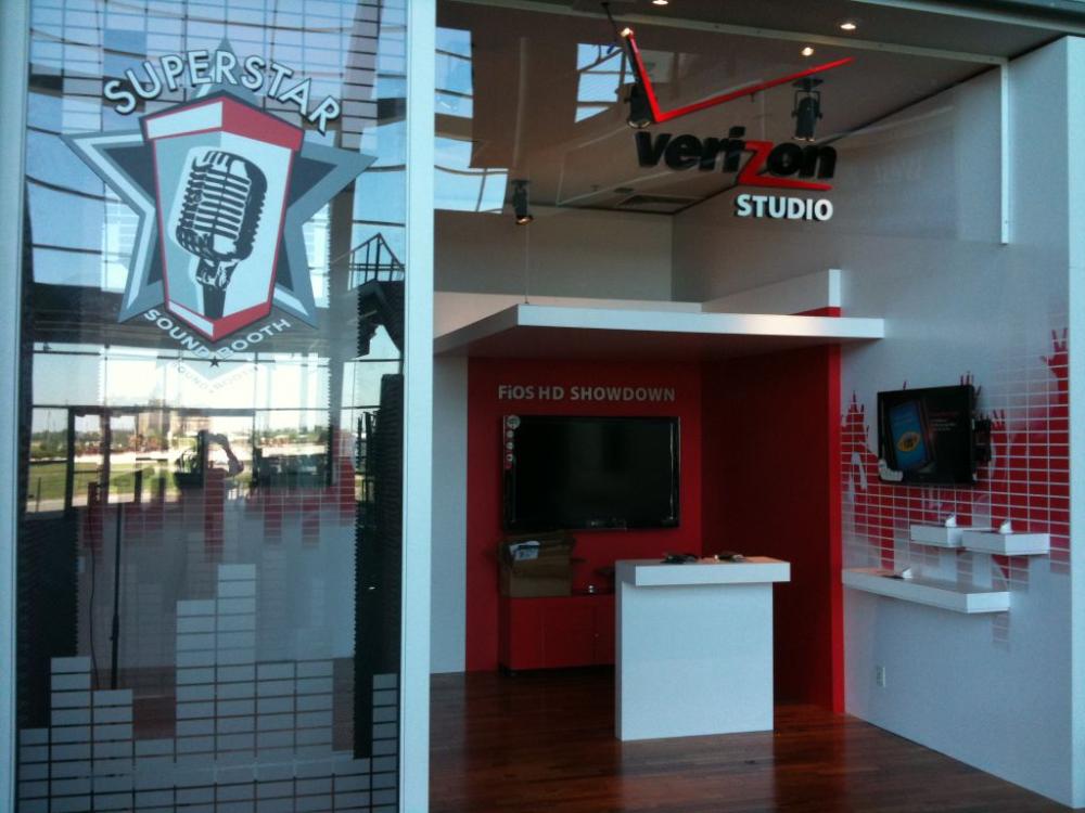 Verizon Studio window graphics