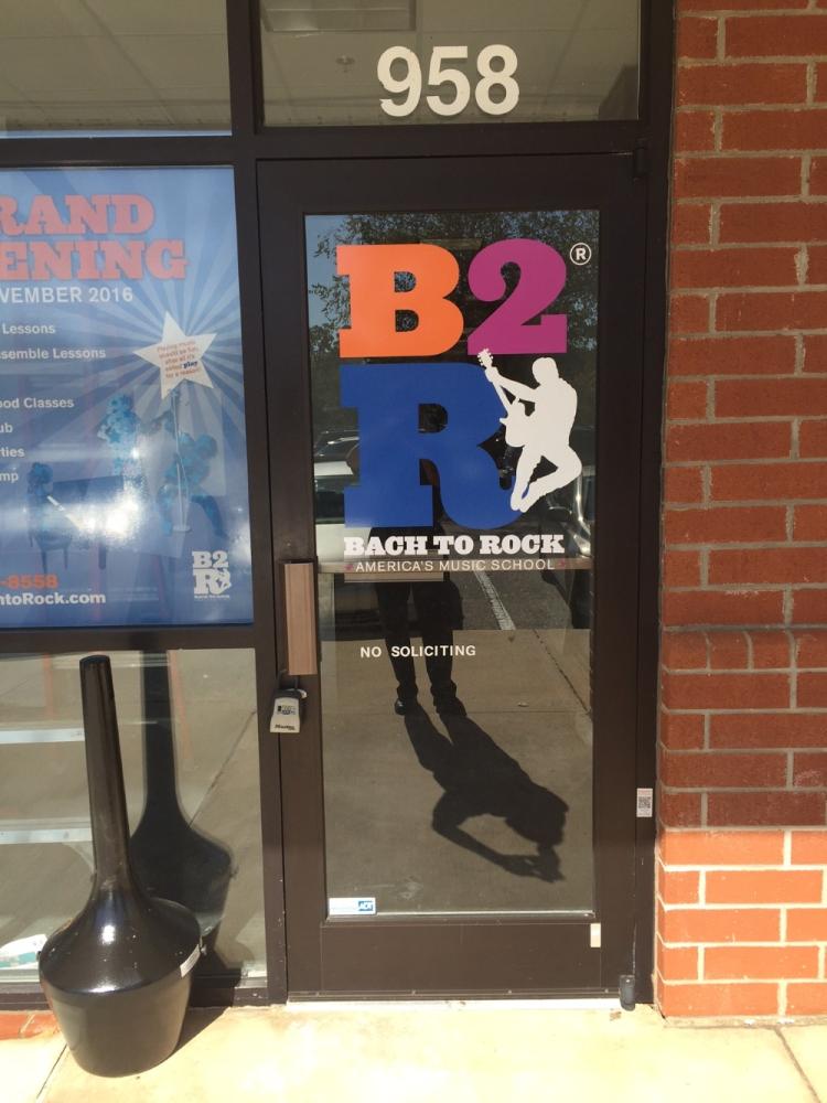 B2R logo printed on door