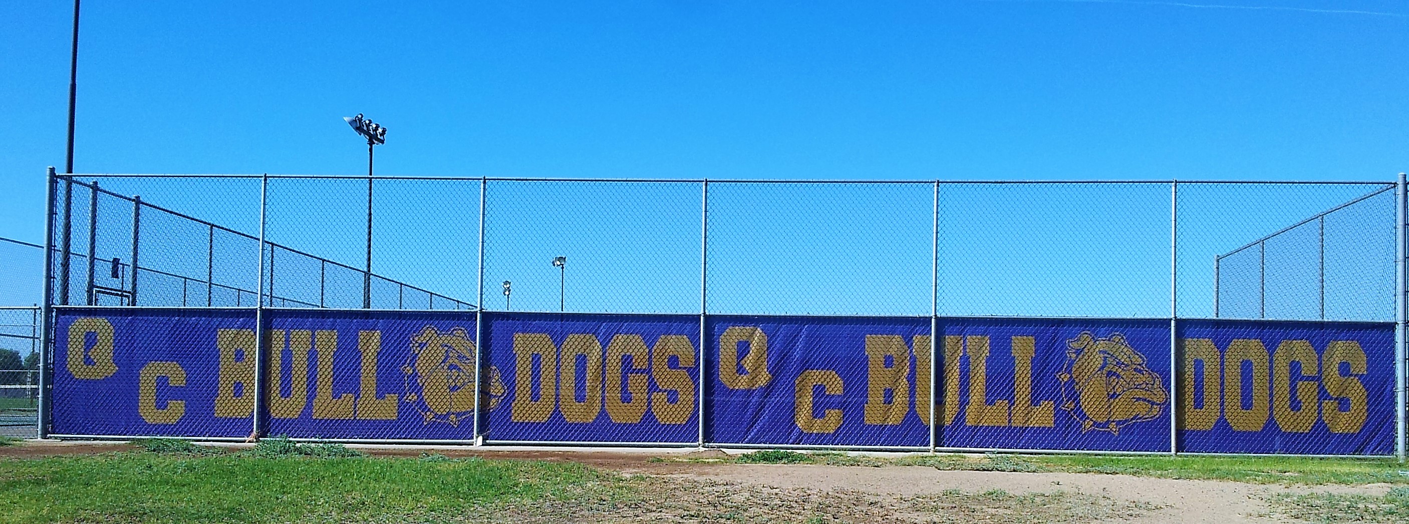 Bulldogs mesh banner on fence