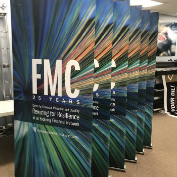 Retractable banner for FMC