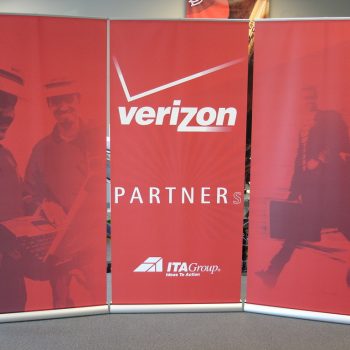 Retractable Banners for Verizon - red