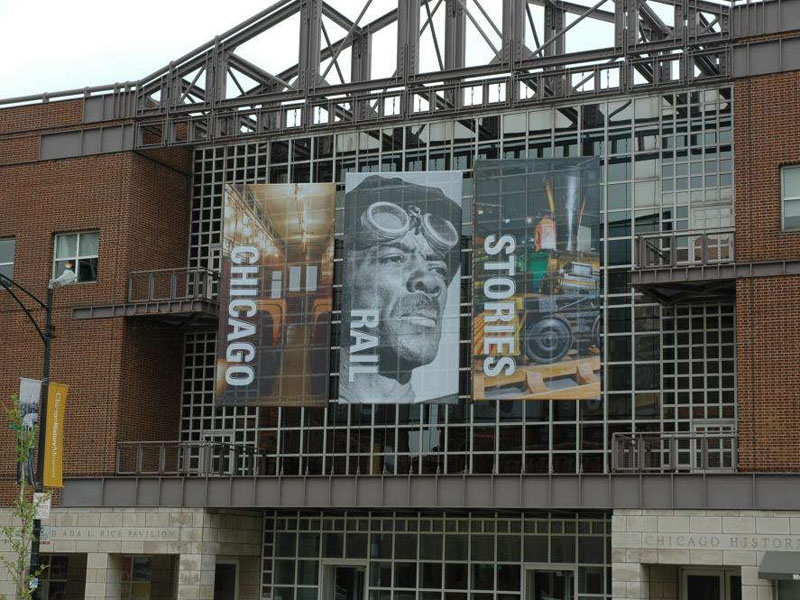 Chicago History Musuem outdoor entrance banner display 