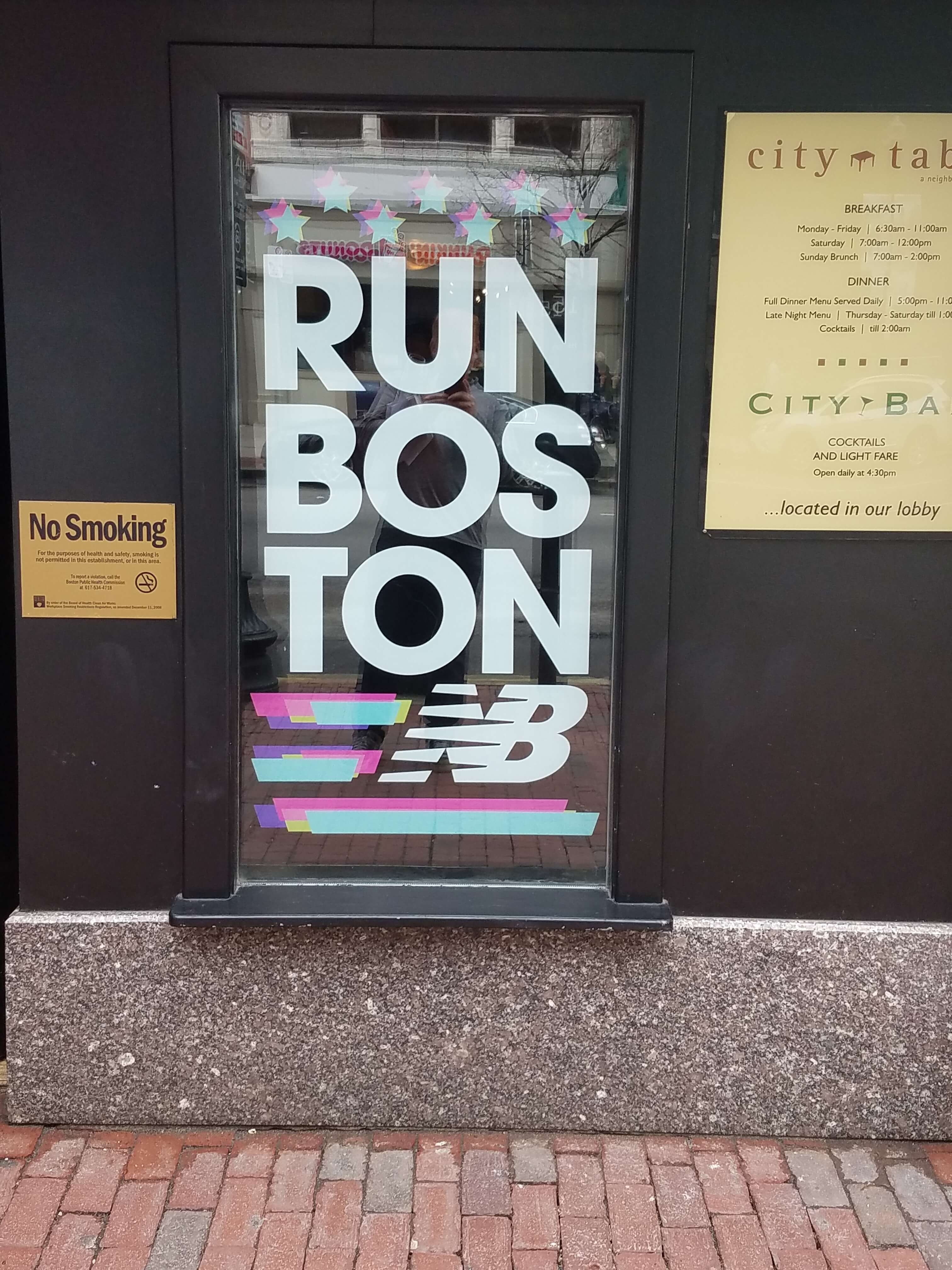 Run Boston Window Wrap