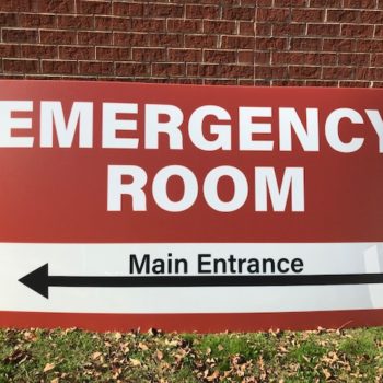 directional signage for emergency room main entrance