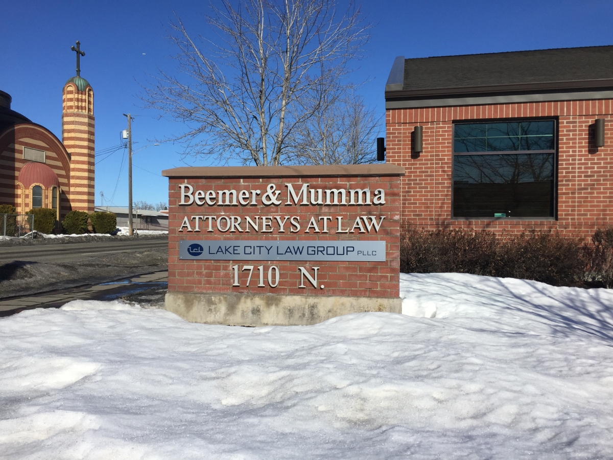 Beemer & Mumma law office sign