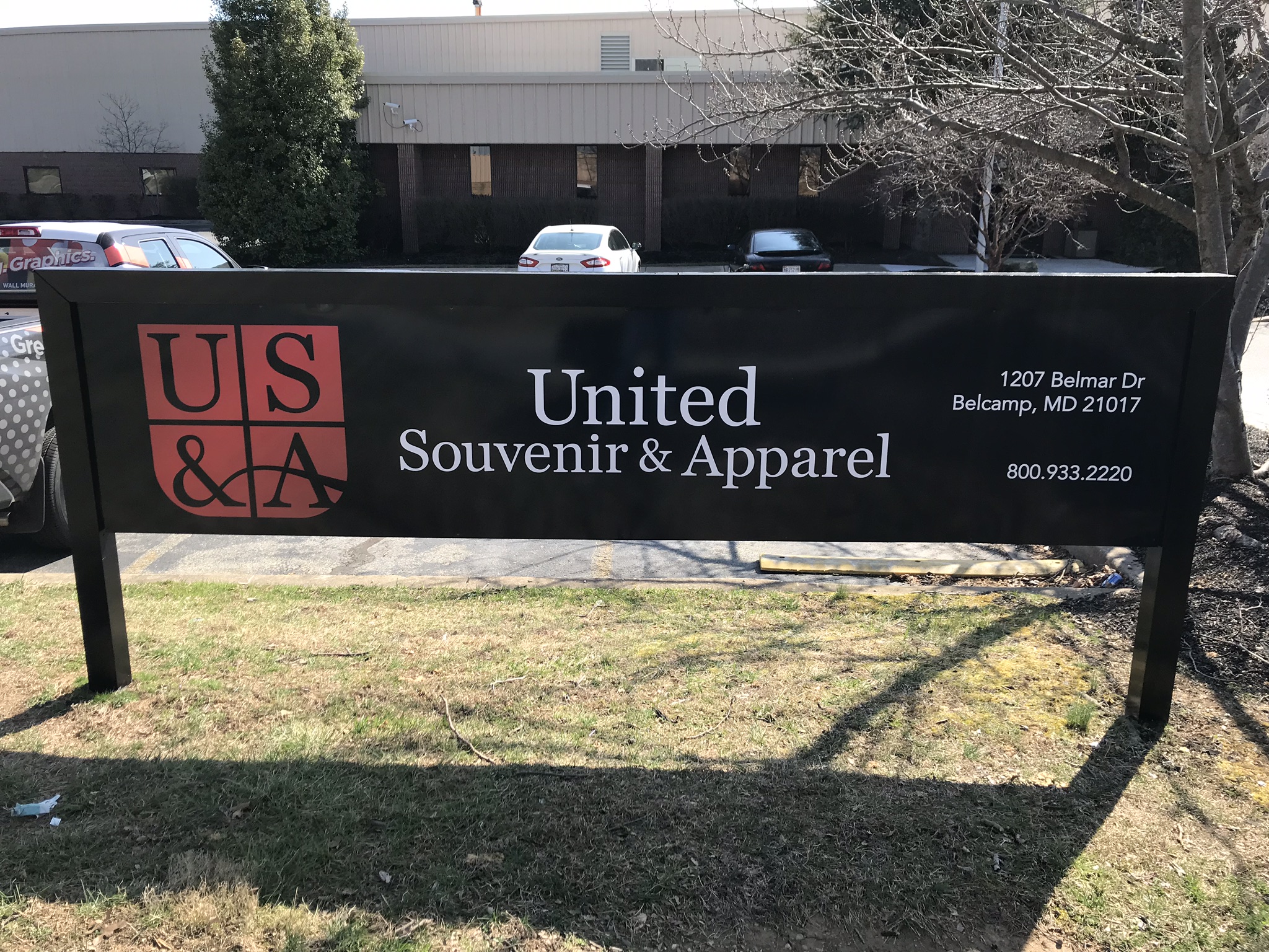 United Souvenir & Apparel outdoor sign