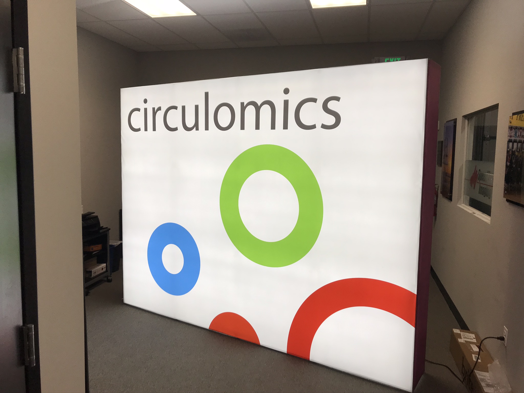 Circulomic Large Signage