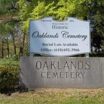 Oaklands Cemetery sign